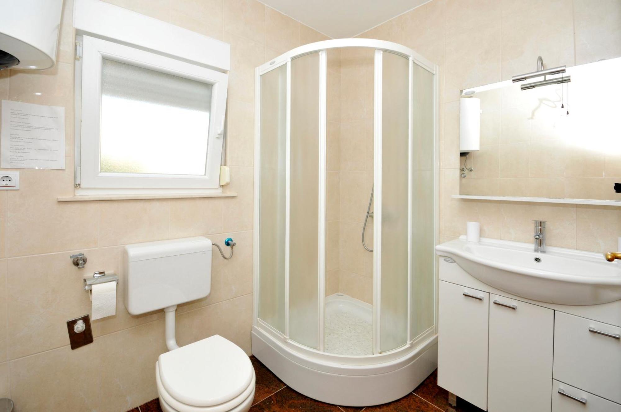 Apartment Svalina - Seaview And 130m From