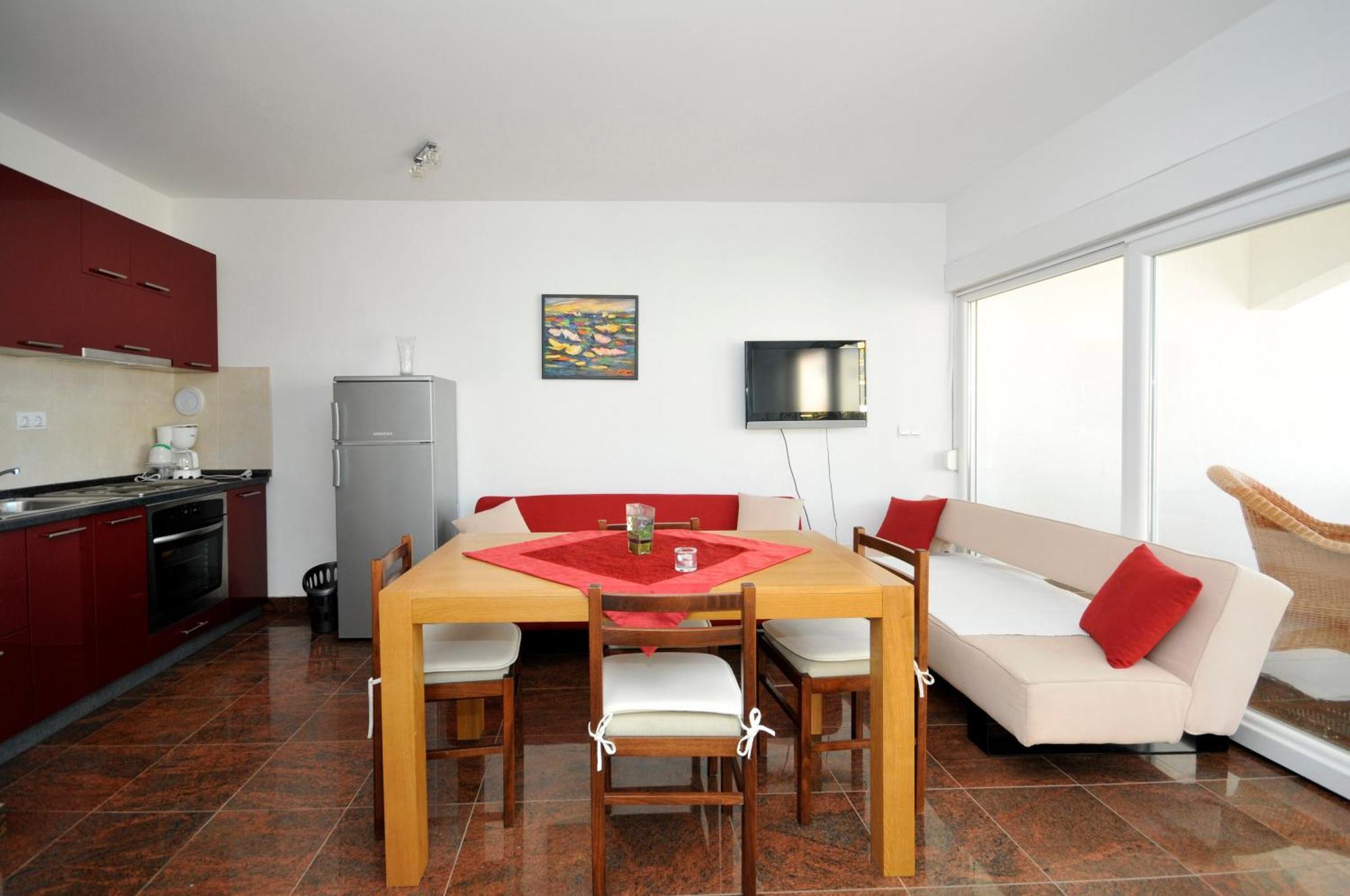 Apartment Svalina - Seaview And 130m From
