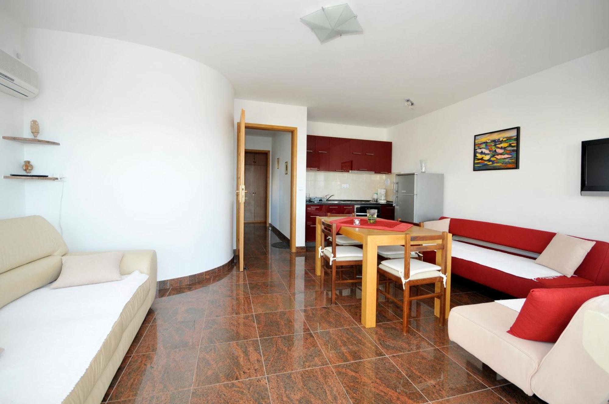 Svalina - Seaview And 130m From *