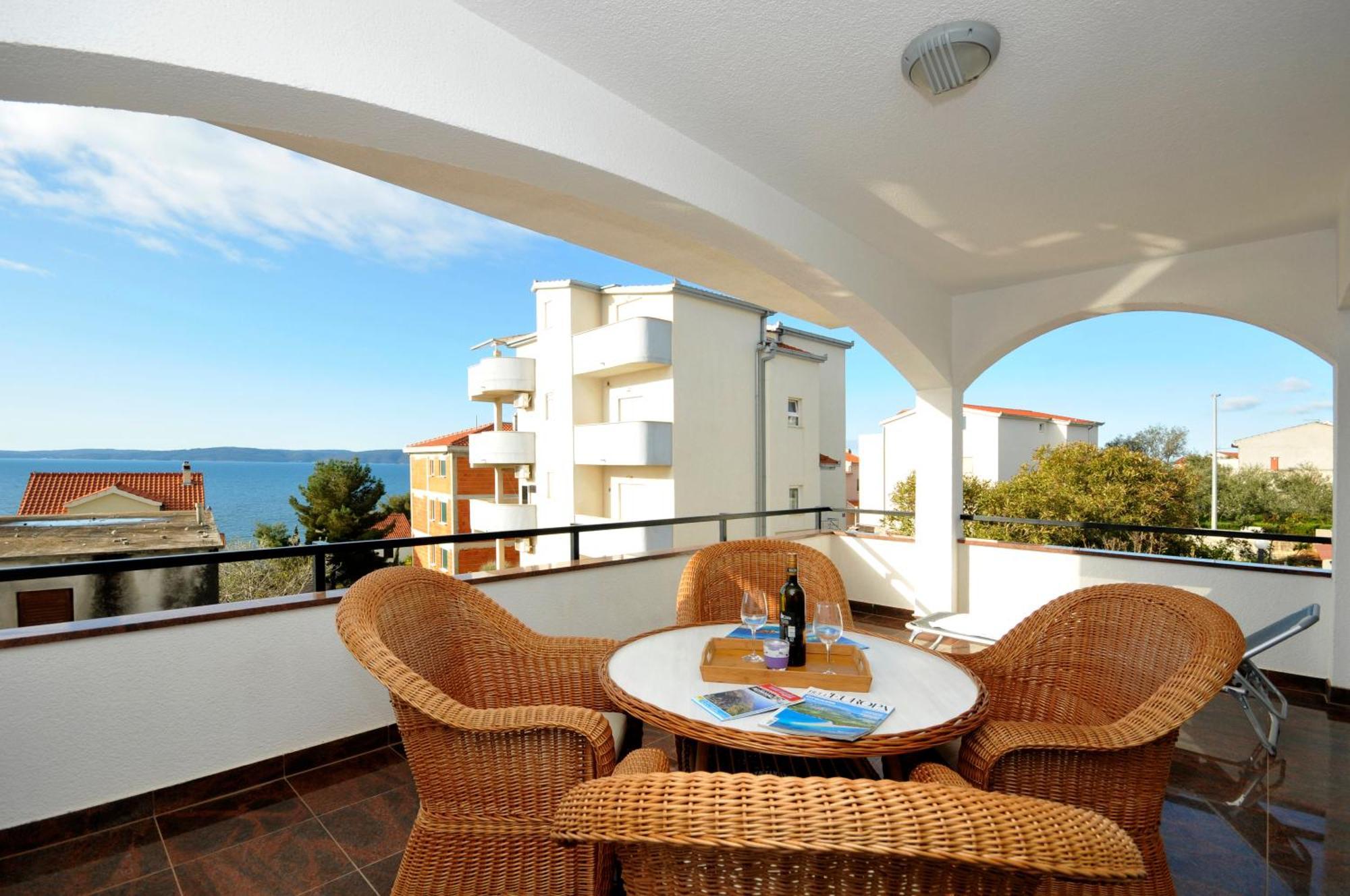 Apartment Svalina - Seaview And 130m From Trogir