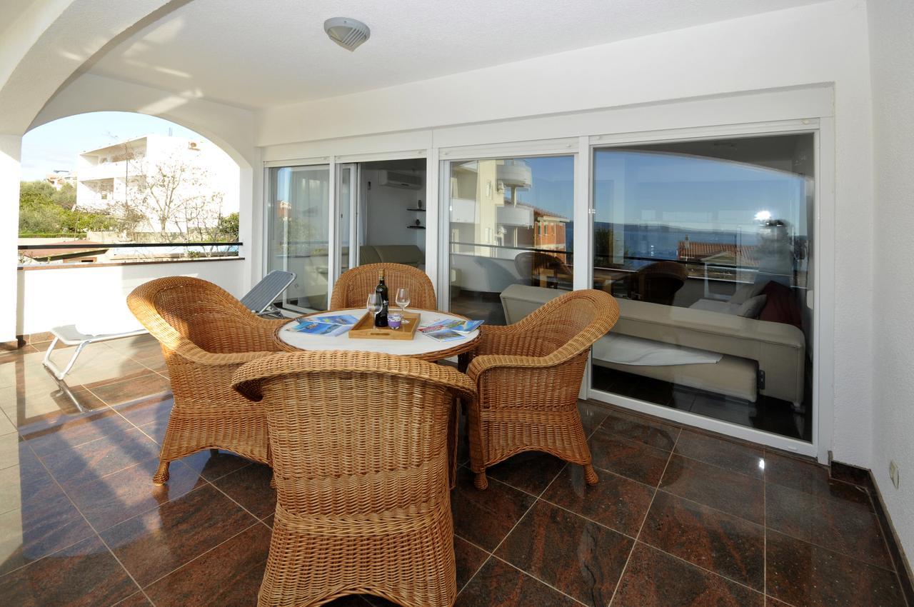 Svalina - Seaview And 130m From