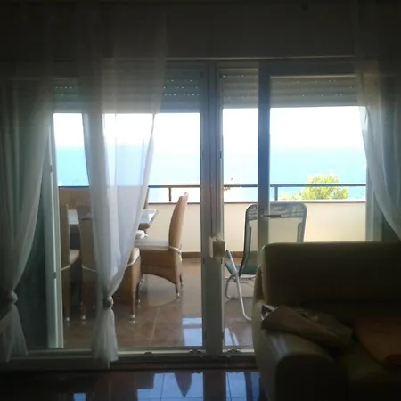 Apartmani Svalina - Seaview And 130M From Beach Trogir Exterior photo