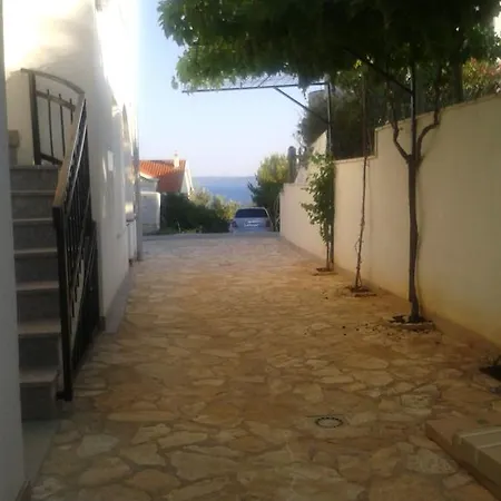 Apartmani Svalina - Seaview And 130M From Beach Trogir Exterior photo